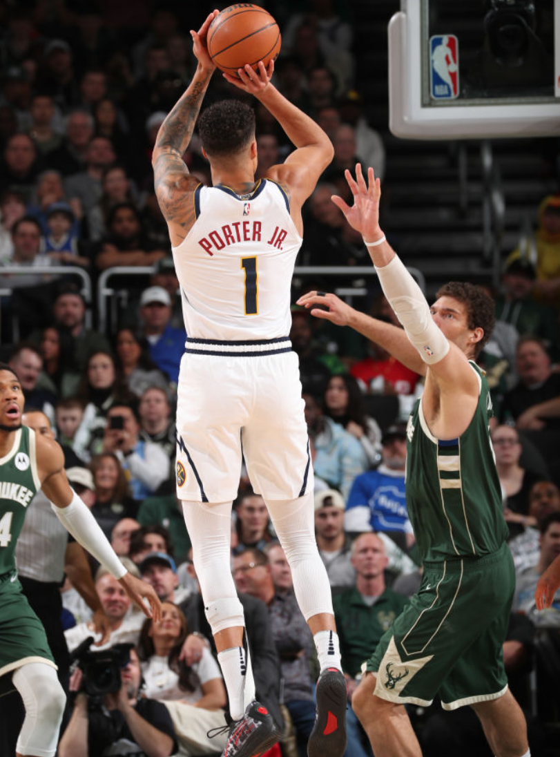 开云体育快速登录-密尔沃基雄鹿发布备战花絮，关键时刻绝杀压哨，德甲任务艰巨，赛程密集仍需轮换(密尔沃基雄鹿官网)