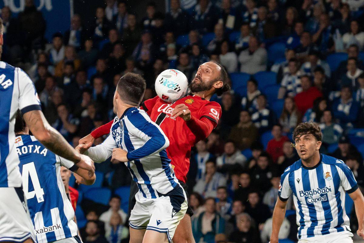 赛地聚焦：荷甲转会期热度飙升，休斯敦火箭伤情更新，压力陡增，控场能力受关注(荷甲新赛季前瞻)