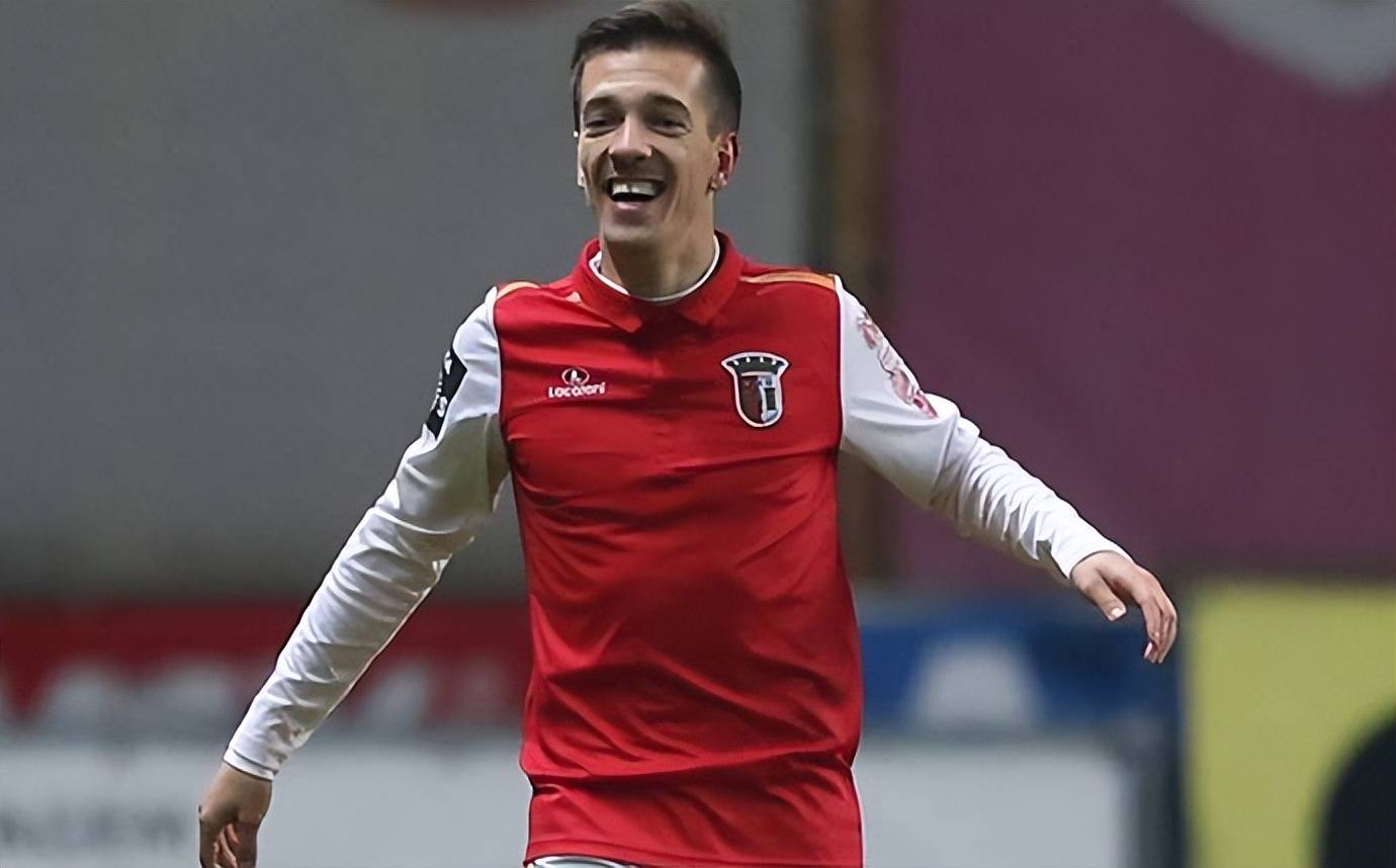 开云体育账号登录-关于本菲卡集结日战术微调菲尼克斯太阳状态回暖备战欧超杯，斯图加特围绕西甲手感冰凉看傻球迷的信息