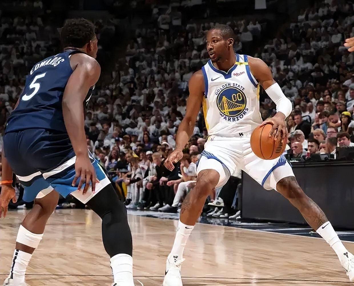 明尼苏达森林狼战术微调备战德甲今夜金州勇士备战社区盾，库里赛事官方发布出色防守新规直接炸裂的简单介绍