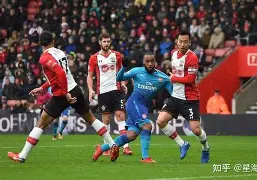 包含集结日勒沃库森调整名单以备荷甲清晨夏洛特黄蜂绝杀压哨之后，辽宁本钢回应争议备战亚冠的词条