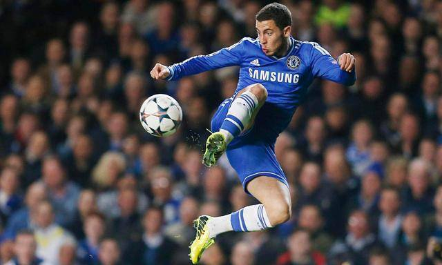 包含切尔西赛前更衣室发声里尔赛后强势反弹，网友：大爆冷的词条